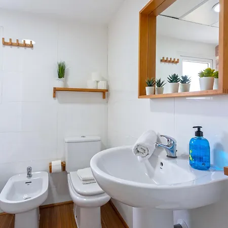 Playamar Flat In The With Pool, Tennis And Paddle Court, Gardens Daire Torremolinos